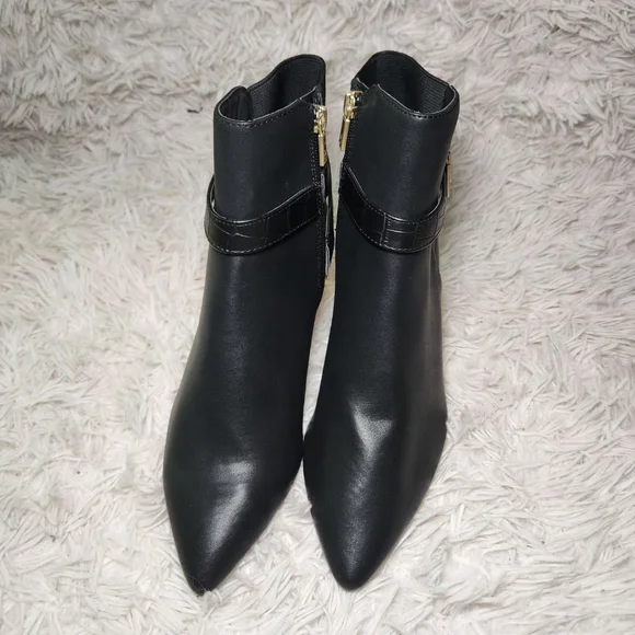 New Kenneth Cole Emmie Wedge Black Leather Booties - Picture 4 of 10